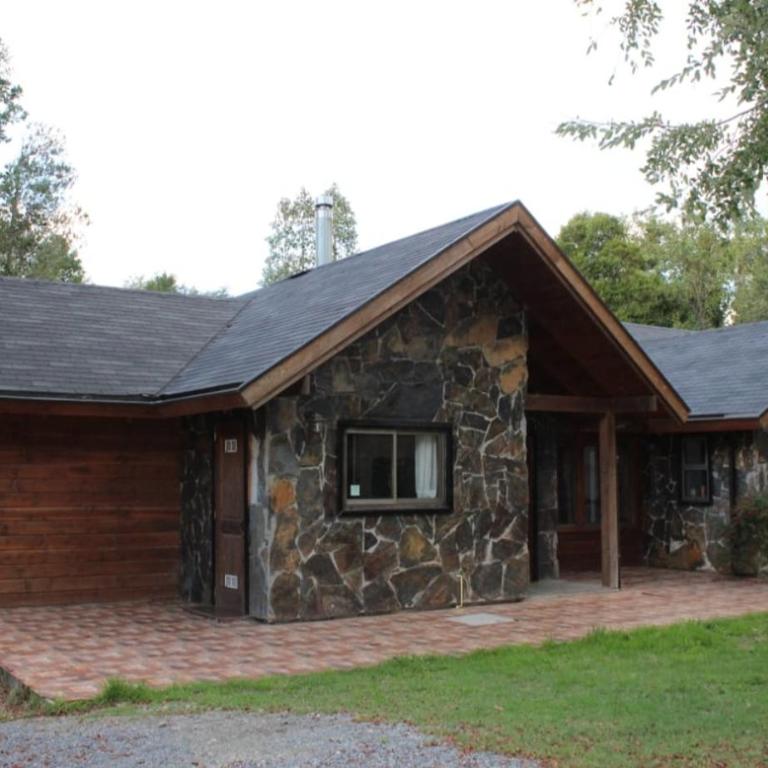 Casa Country Pucón - Three-Bedroom House - 11