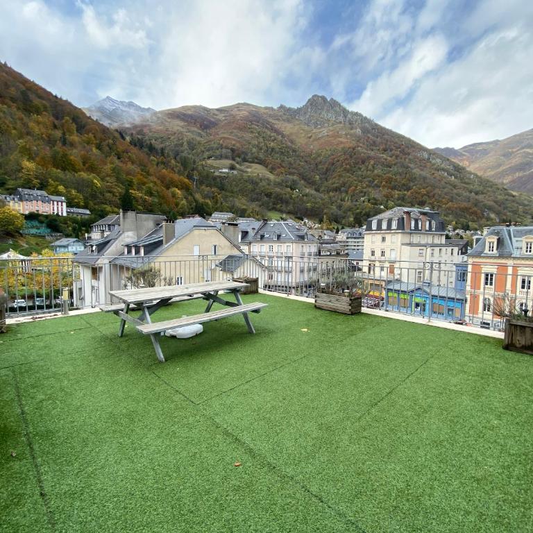 Place de la mairie T2 type loft 70m2 terrasse 35m2 - Appartement 2 Chambres - 5