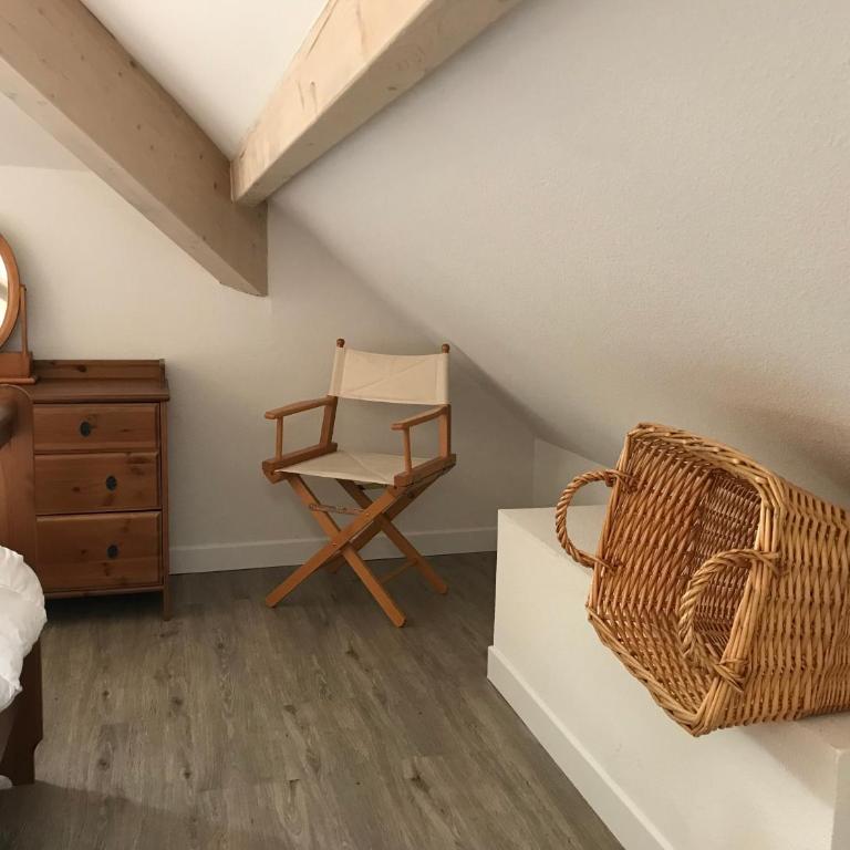 Place de la mairie T2 type loft 70m2 terrasse 35m2 - Appartement 2 Chambres - 14