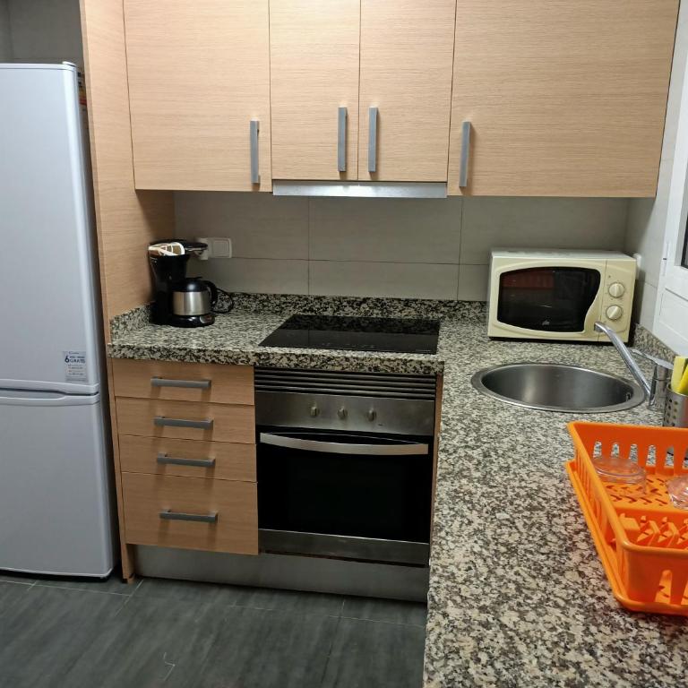 Piso Jover alojamiento en primera línea del Mar !! - Apartamento de 4 dormitorios con vistas al mar - 24