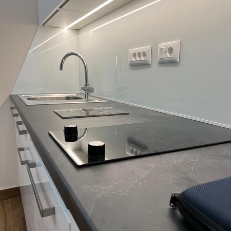 902 Apartments - One-Bedroom Apartment - 10