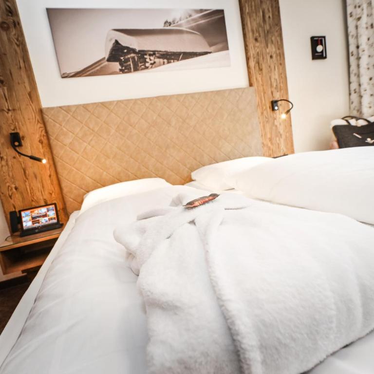 Hotel Alpenfeuer Montafon - Doppelzimmer mit Balkon - 7