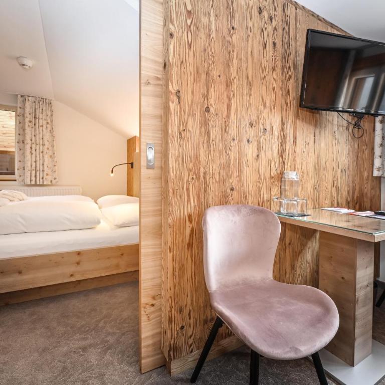 Hotel Alpenfeuer Montafon - Comfort Dreibettzimmer - 8