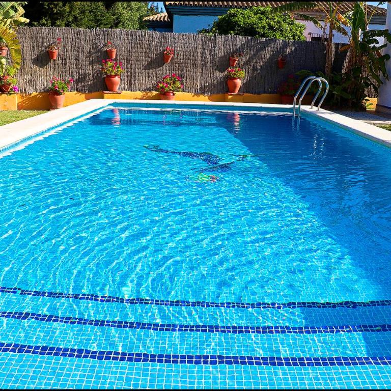 Chalet con piscina en Roche Viejo - Casa - 22