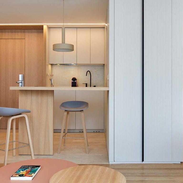 60 Balconies Iconic - Family Room - 3