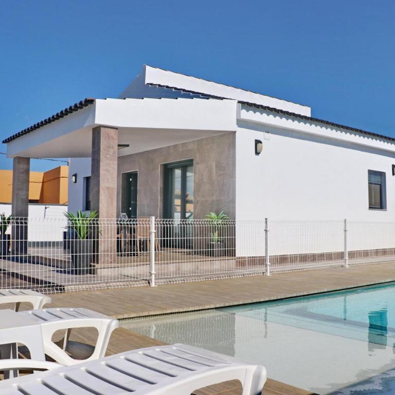 Chalet moderno con pisicina - Casa - 35