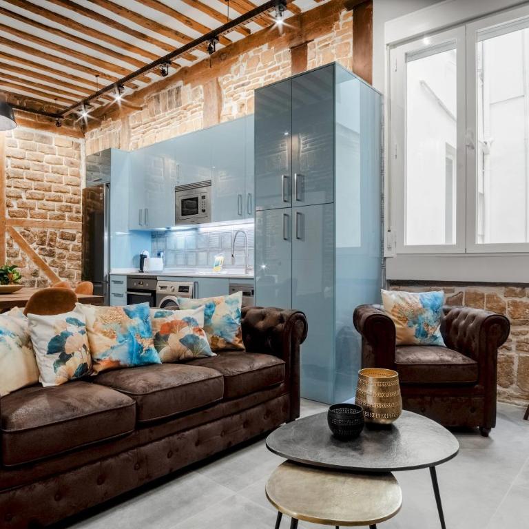 Royal Palace II - Two-Bedroom Apartment - 1