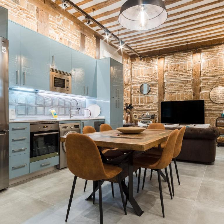 Royal Palace II - Two-Bedroom Apartment - 2