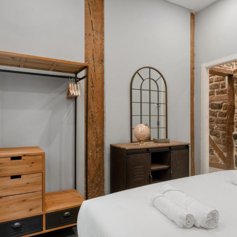 Royal Palace II - Two-Bedroom Apartment - 18