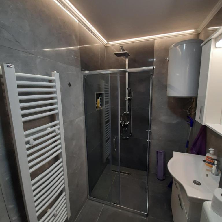 Great Apartment Adi - One-Bedroom Apartment - 16