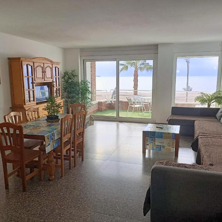 Piso Jover alojamiento en primera línea del Mar !! - Apartamento de 4 dormitorios con vistas al mar - 21