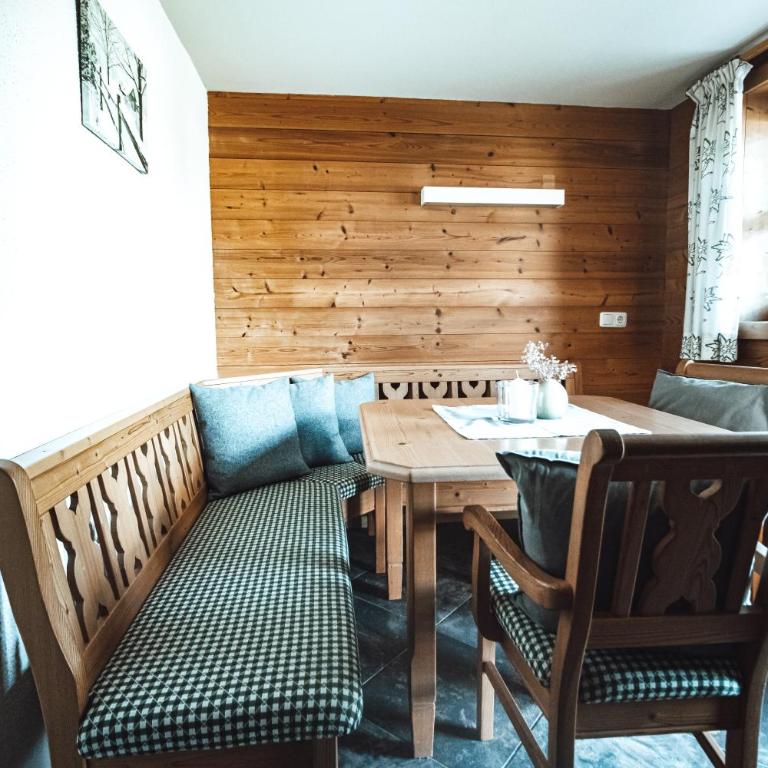 Farmhotel & Chalets Grosslehen - Apartment mit 2 Schlafzimmern - 4