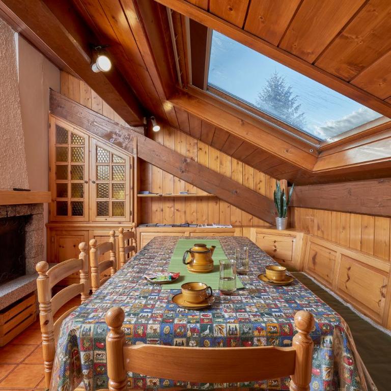 Mansarda alla Pineta - Appartamento con 2 Camere da Letto e con Vista Montagna - 2