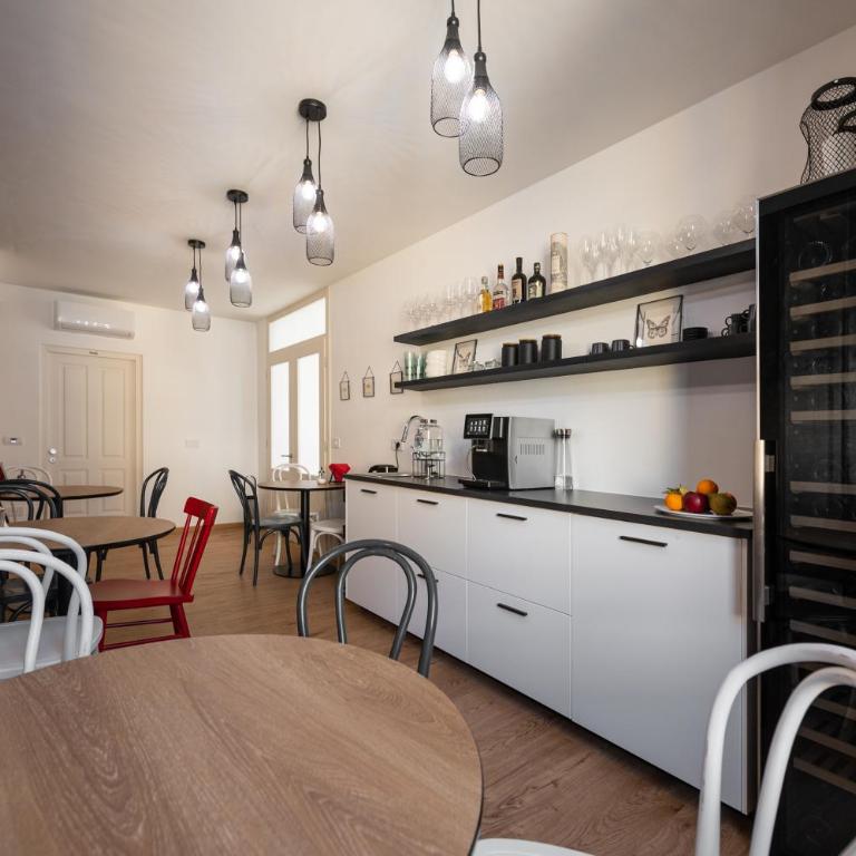 Guesthouse diWINE - Camera Matrimoniale con Bagno Privato - 13
