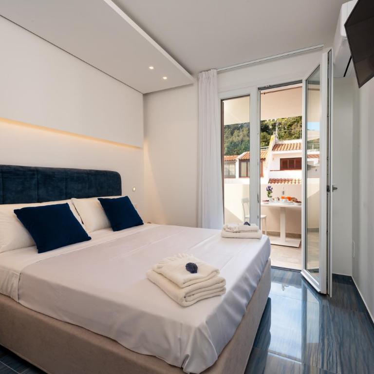 Le Maree Comfort Rooms - Camera Matrimoniale con Balcone - 3