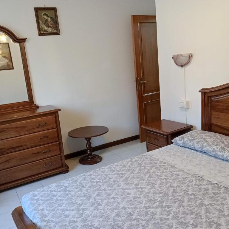 Noemi Apartment 5 Lands Paradise - Three-Bedroom Apartment - 10