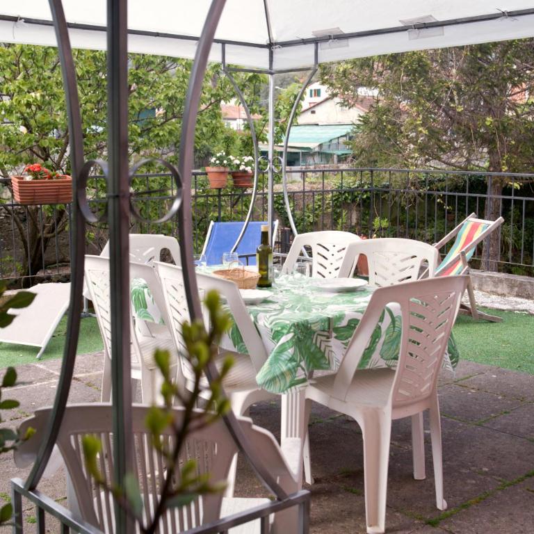 Noemi Apartment 5 Lands Paradise - Three-Bedroom Apartment - 60