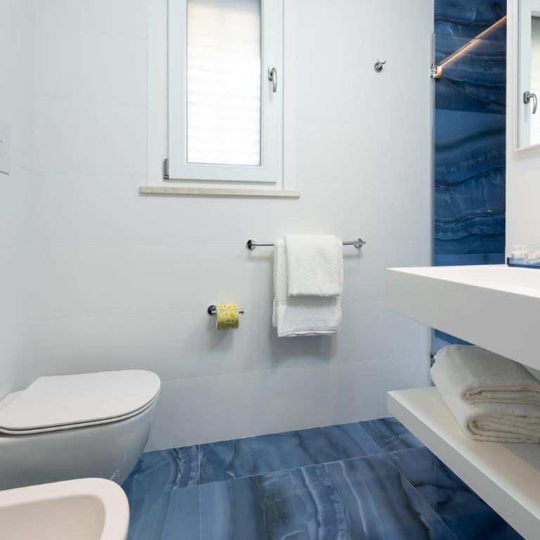 Le Maree Comfort Rooms - Camera Matrimoniale con Vista Mare - 13