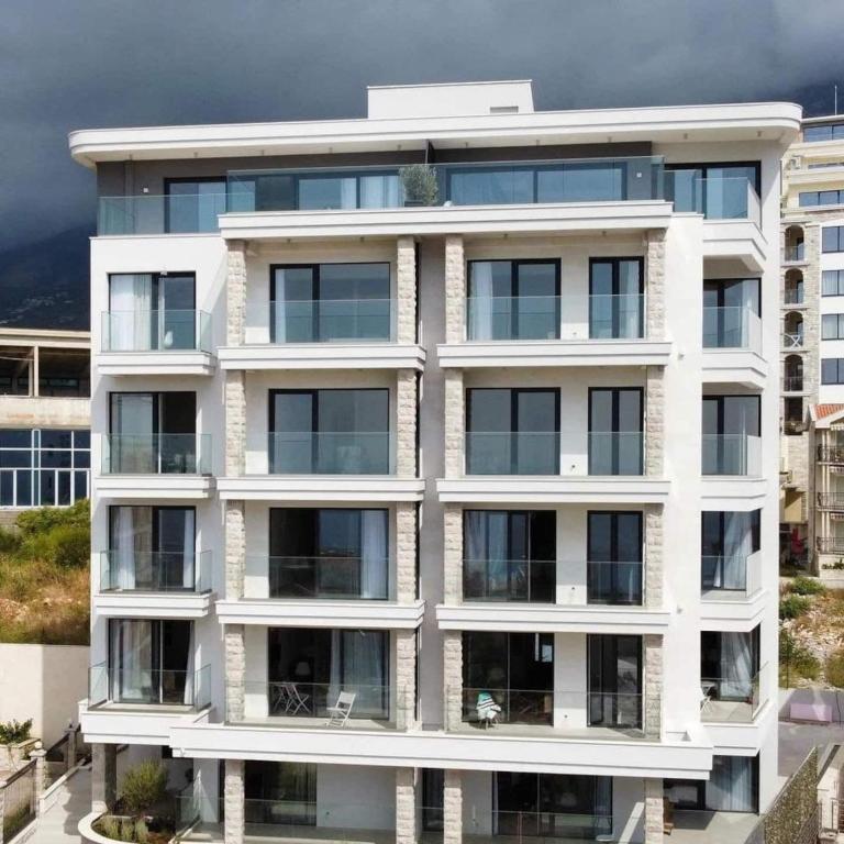 Modern Two Bedroom Apartment with Partial Sea View, Pool and Parking - Two-Bedroom Apartment - 2