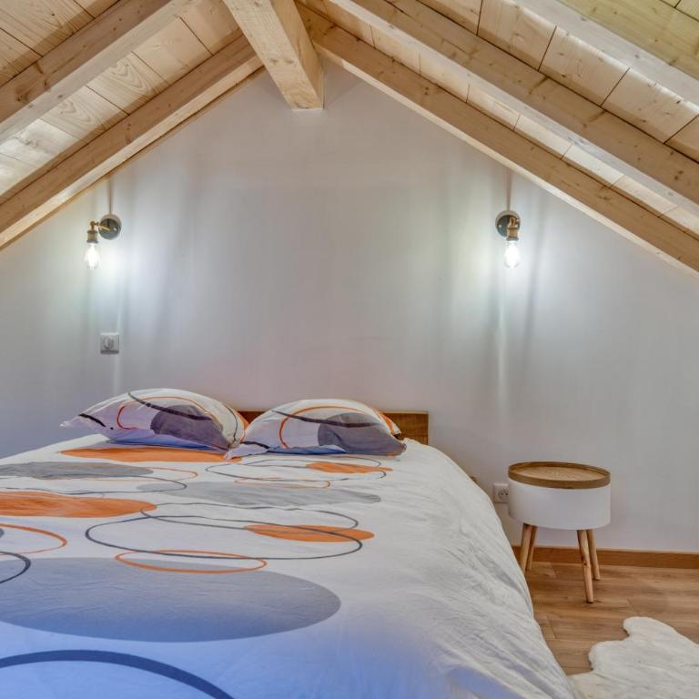 Mazot savoyard situé à 25 kms de CHAMONIX - Chalet 1 Chambre - 4
