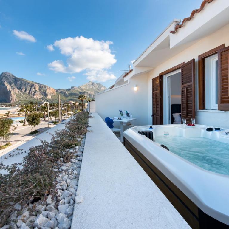Le Maree Comfort Rooms - Camera Matrimoniale Deluxe con Balcone e Vista Mare - 5
