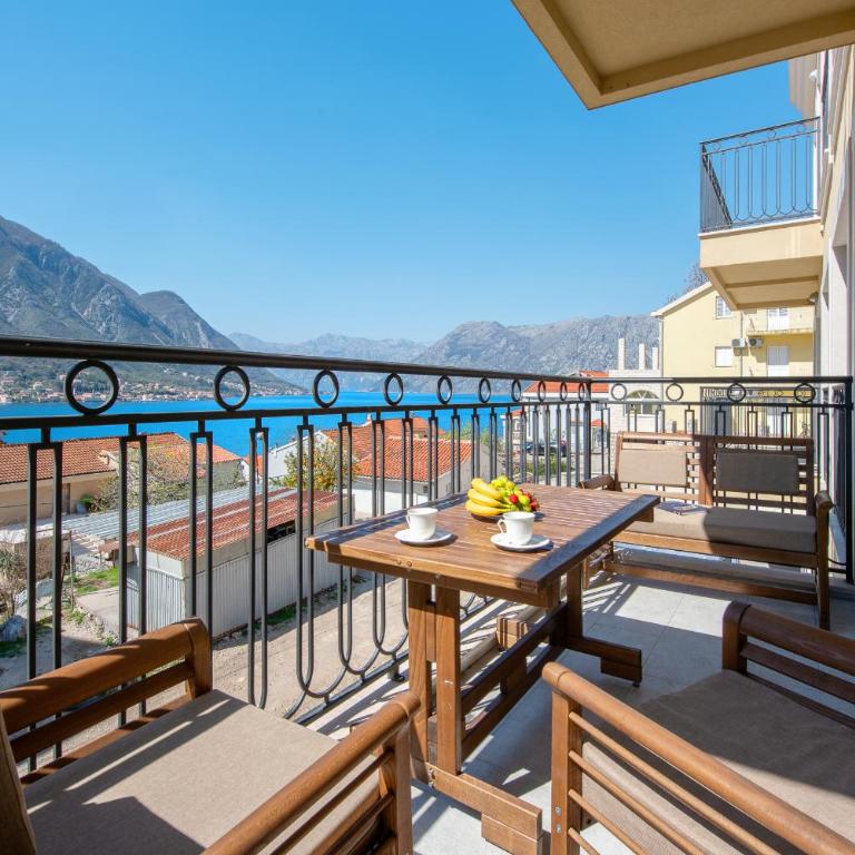 2MONTENEGRO LIMETA APARTMENTS with pool - Apartment with Sea View - 2
