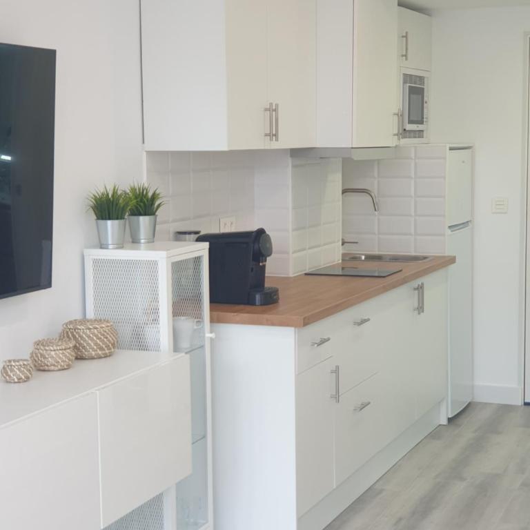 Estudio Amalfi - Estudio con cama extragrande y sofá cama - 7
