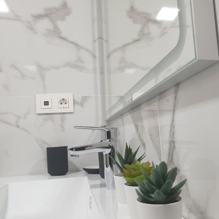 Estudio Amalfi - Estudio con cama extragrande y sofá cama - 11