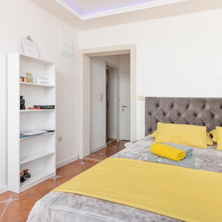 Apartments Vuković - Studio with Sea View - 10