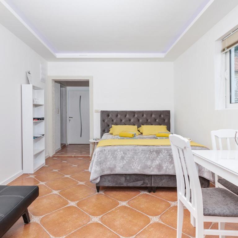 Apartments Vuković - Studio with Sea View - 2