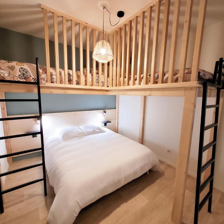 Très bel appartement T3 HYPER CENTRE ENTIEREMENT RENOVE EN 2022 - Appartement 2 Chambres - 26