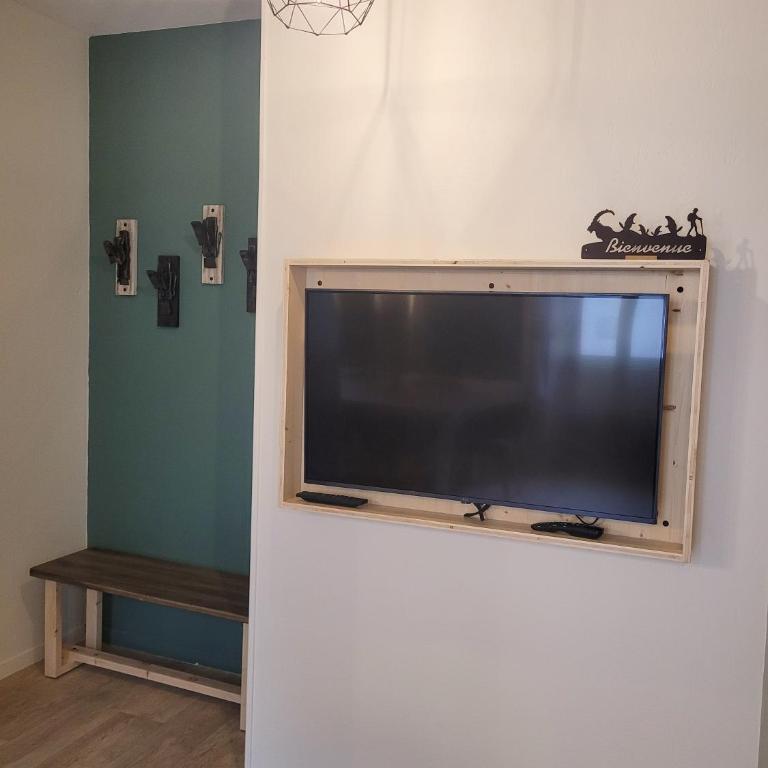 Très bel appartement T3 HYPER CENTRE ENTIEREMENT RENOVE EN 2022 - Appartement 2 Chambres - 7