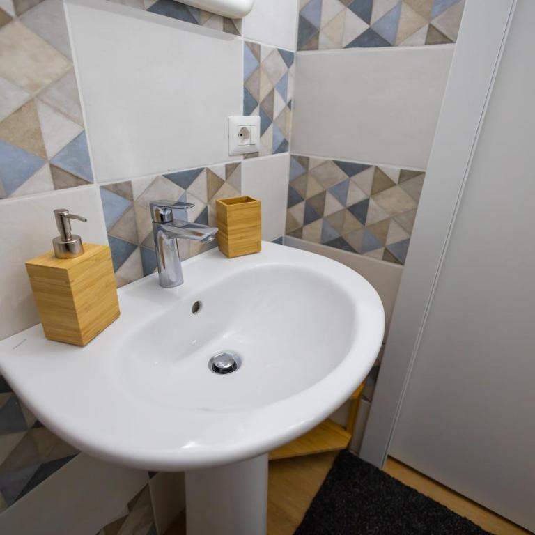 Lavika Home - Apartment - 17