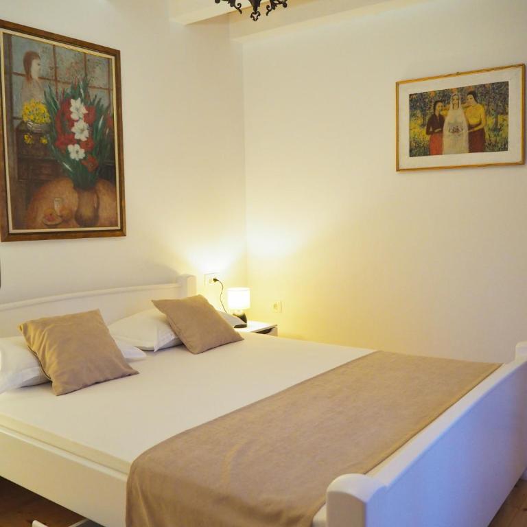 Romantic stone house by the sea **** - Villa with Sea View - 22