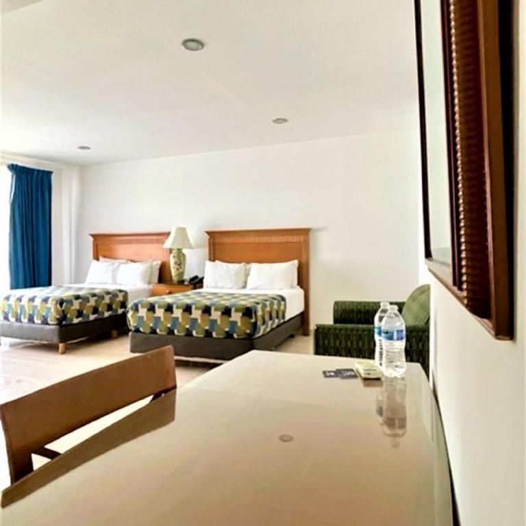Hotel Embajadores - Superior Double Room - 1