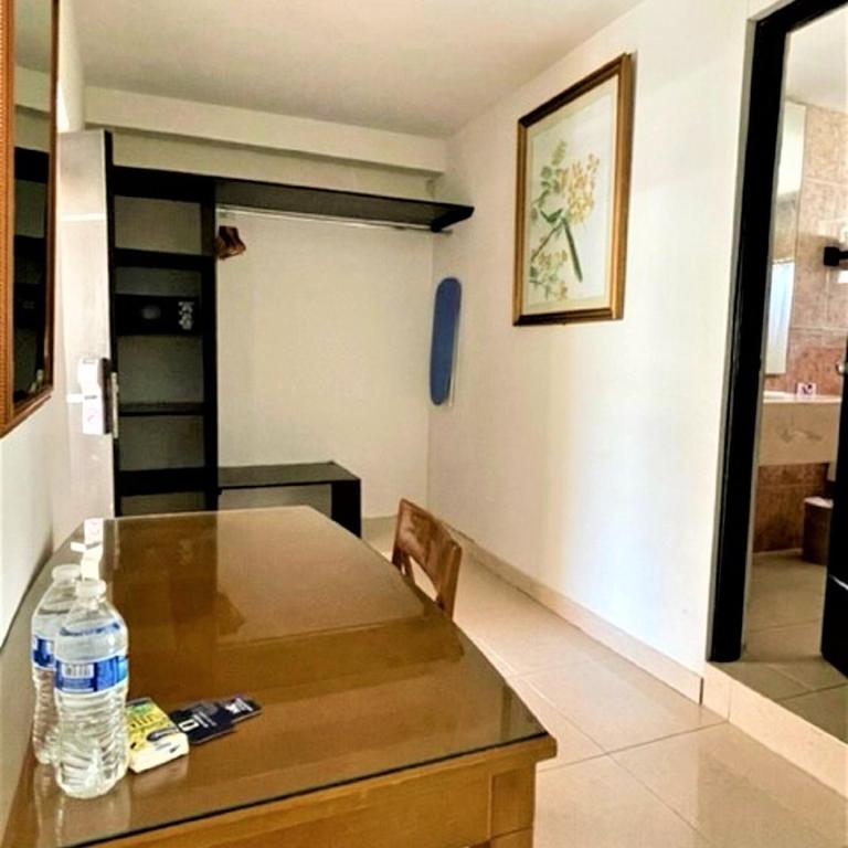 Hotel Embajadores - Superior Double Room - 8