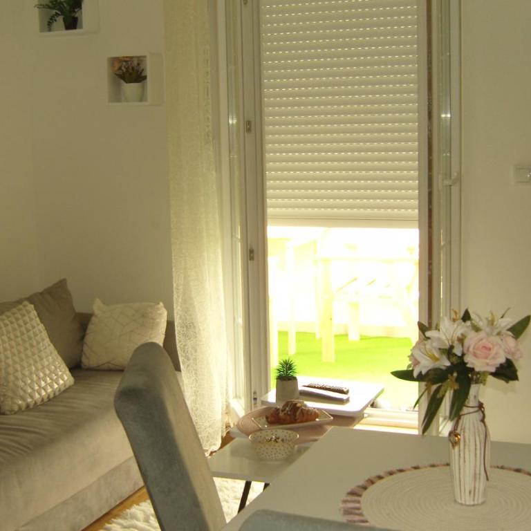 Lux Natural - One-Bedroom Apartment - 23