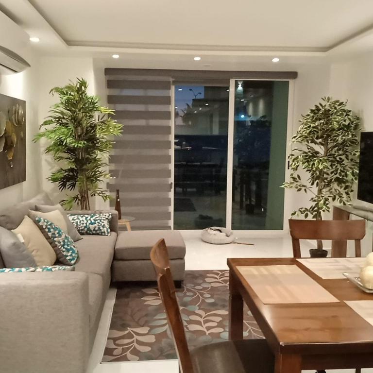 Marina del Sol Resort Condo directly on the Ocean 102 - Two-Bedroom Apartment - 33