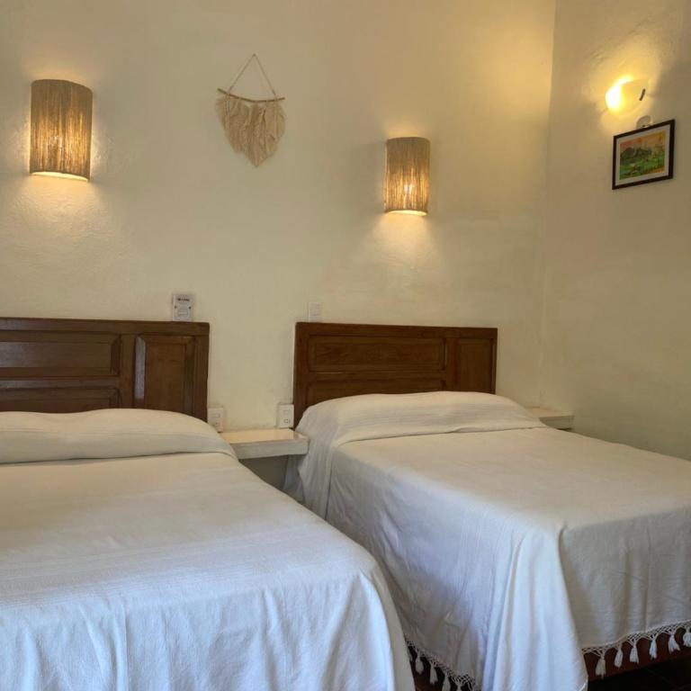 Hotel La Piazzetta - Double Room with Two Double Beds and Garden View - 5