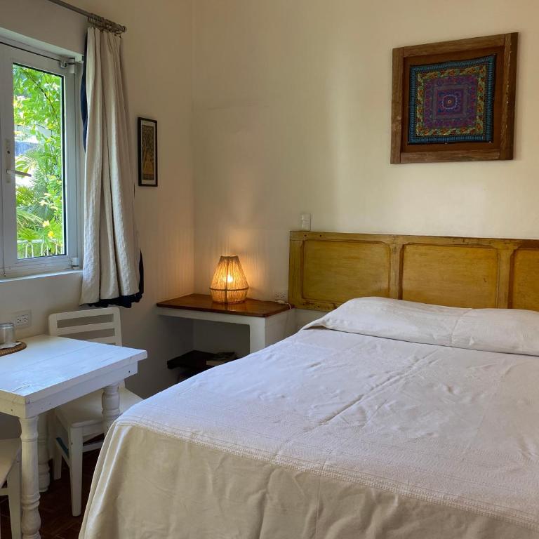 Hotel La Piazzetta - Queen Room with Patio View - 3