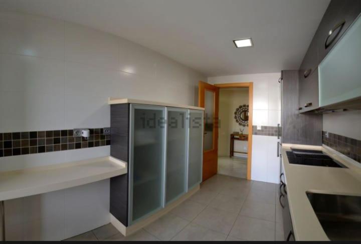Magnífico apartamento en El Pto de Sta María, Sólo familias o parejas, no aceptamos grupos de jóvenes ni celebraciones, tiene AA, piscina, zona niños y padel - Apartamento de 3 dormitorios - 9