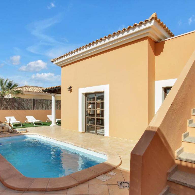 Villa Corralejo - Three-Bedroom Villa - 2