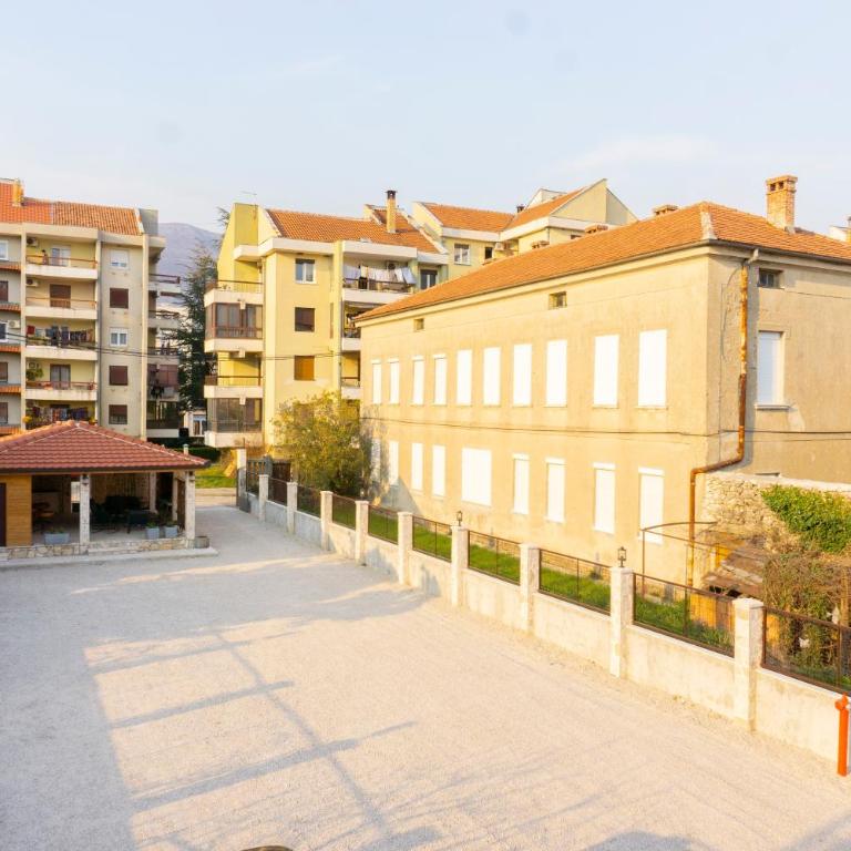 Herceg Vila - Deluks Dvokrevetna Soba sa Bračnim Krevetom i Balkonom - 20