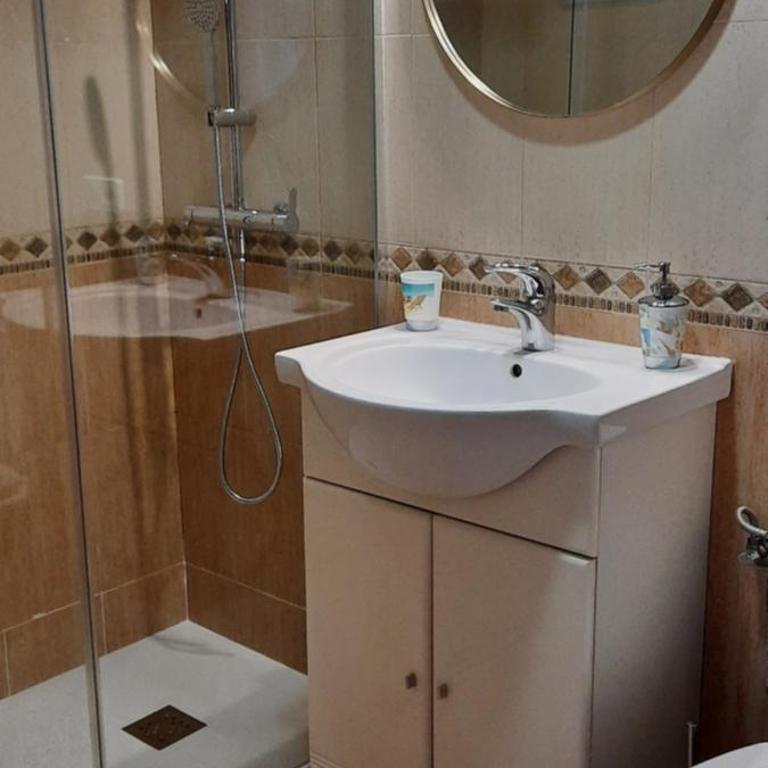 Casa de Maria - Three-Bedroom Apartment with Balcony - 19