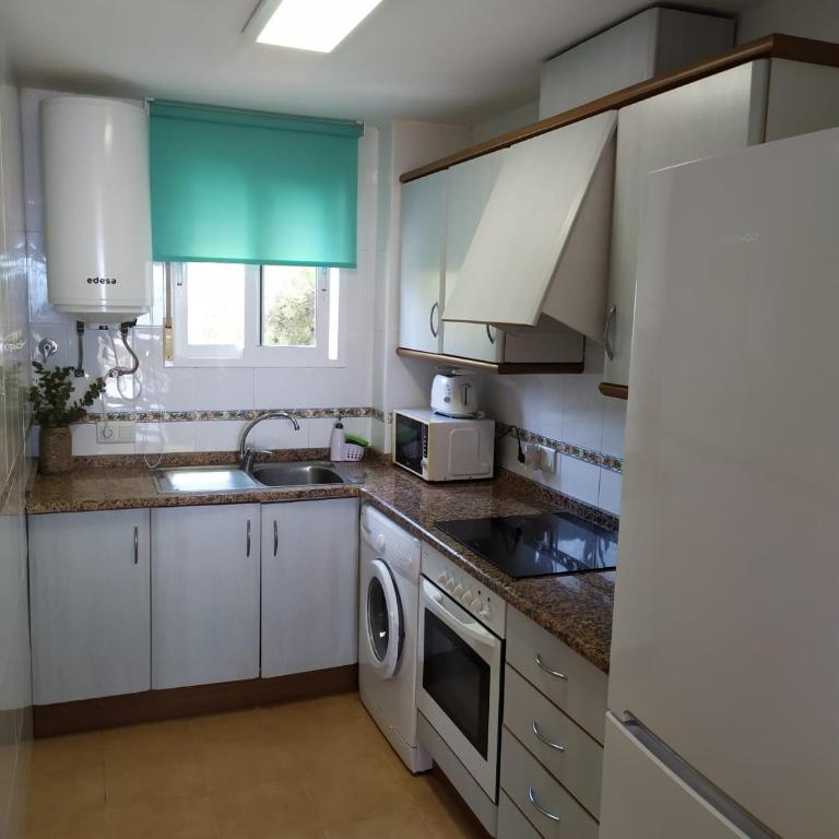 apartamento delante del mar con aire acondicionado - Two-Bedroom Apartment - 12