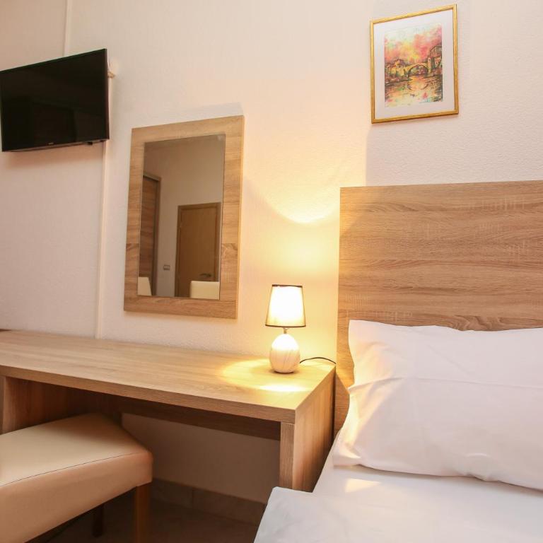 Lovely Home Rooms Center - Deluxe Triple Room - 2