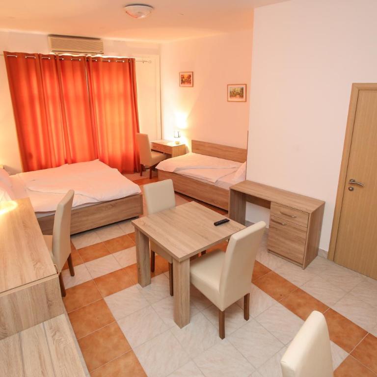 Lovely Home Rooms Center - Deluxe Triple Room - 4