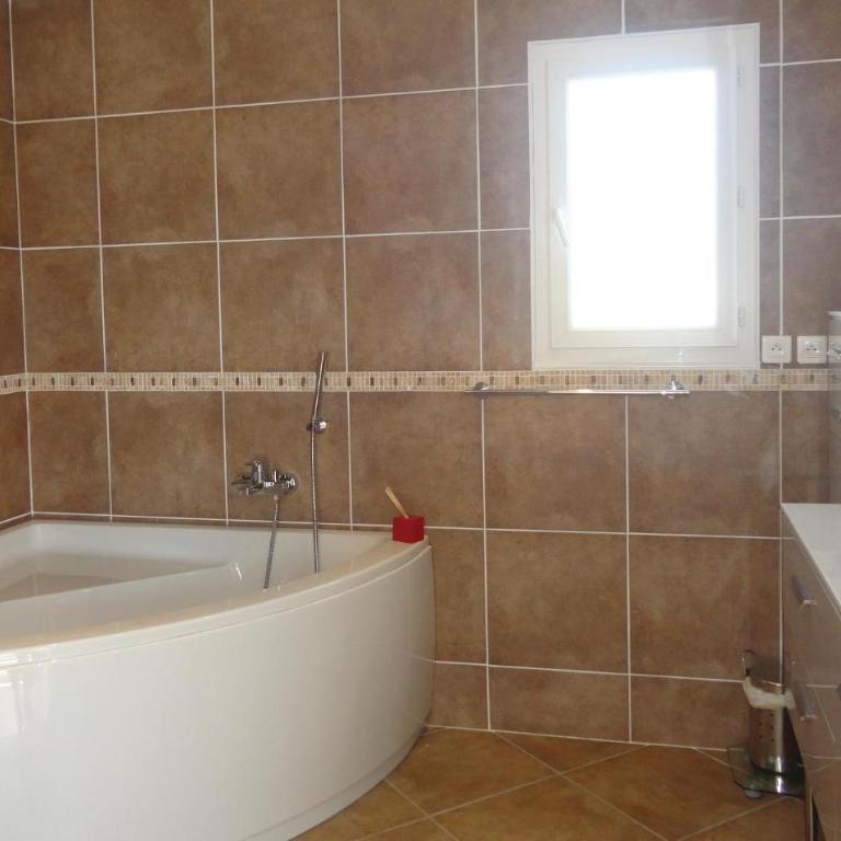 4 Bedroom Cozy Home In Grau D'agde - Maison de Vacances 4 Chambres - 40