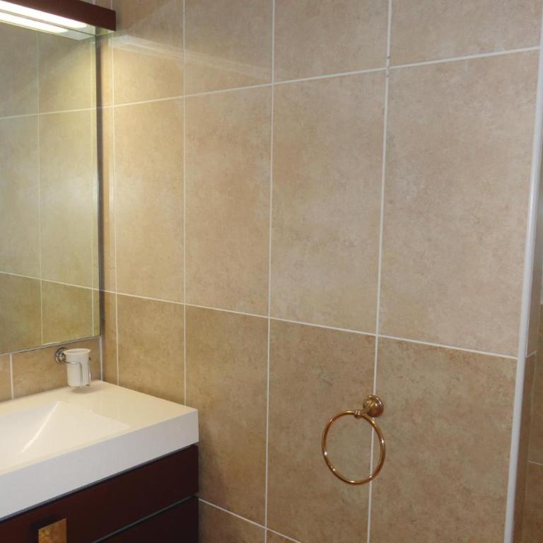 4 Bedroom Cozy Home In Grau D'agde - Maison de Vacances 4 Chambres - 44