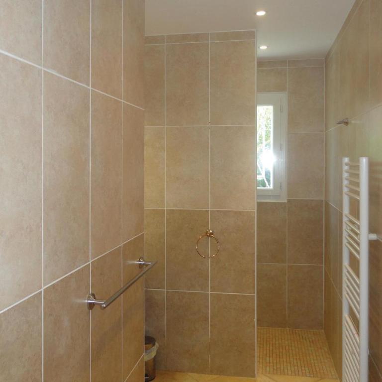 4 Bedroom Cozy Home In Grau D'agde - Maison de Vacances 4 Chambres - 46